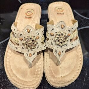 Earth Spirit Gelron 2000 size 8 leather beige sandals
